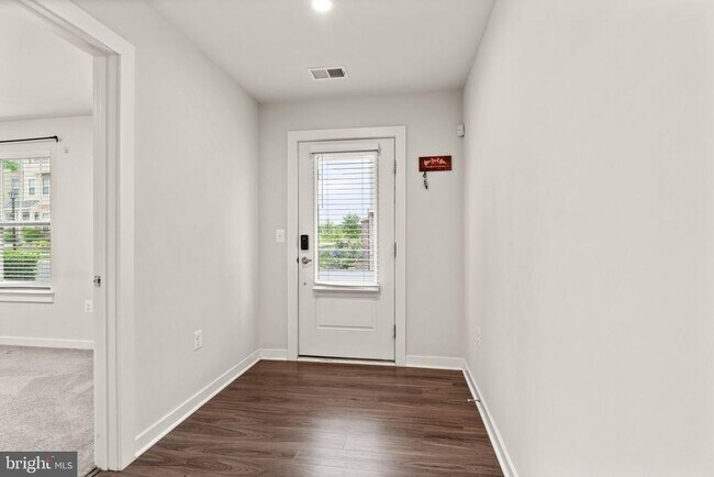 Building Photo - 1109 Madeira Terrace SE
