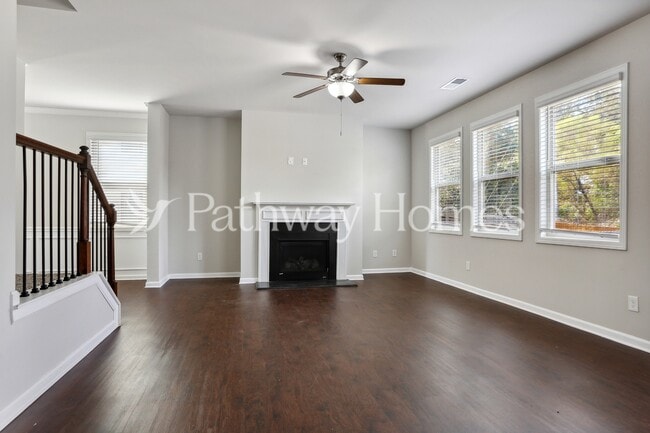 Building Photo - 2401 Oakleaf Cir