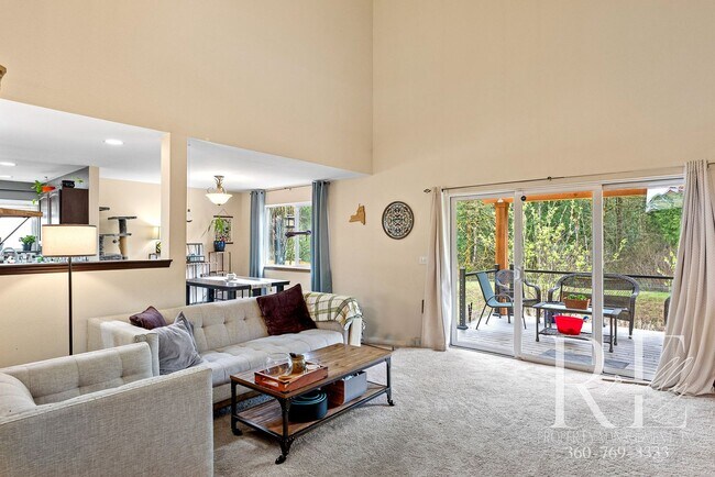 Foto del edificio - Peaceful Retreat Near JBLM | Spacious 3BR ...