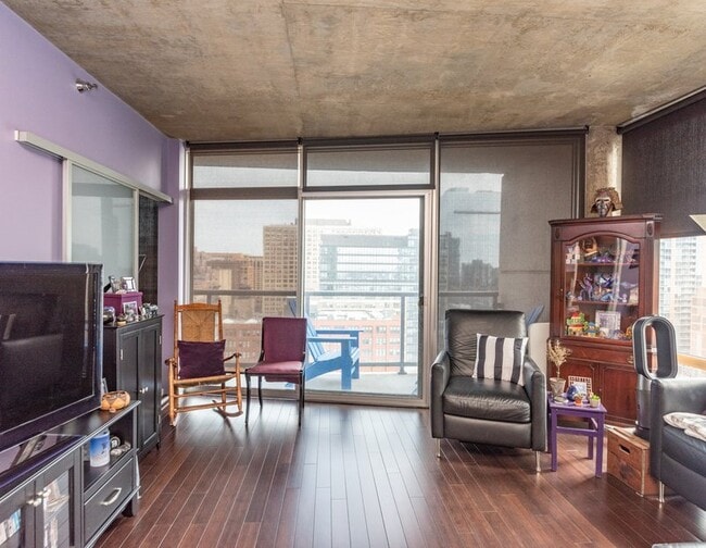 Foto del edificio - 611 S Wells St