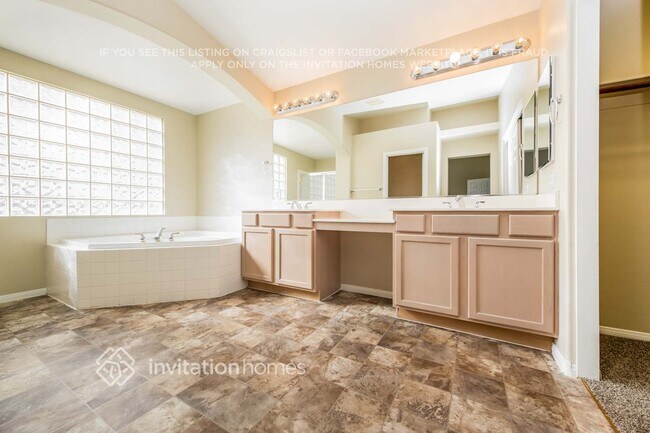 Foto del edificio - 4829 Soaring Springs Ave