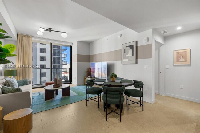 Building Photo - 11 NE 6th St