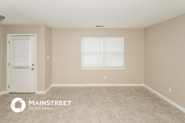 Building Photo - 525 Oak Crest Dr