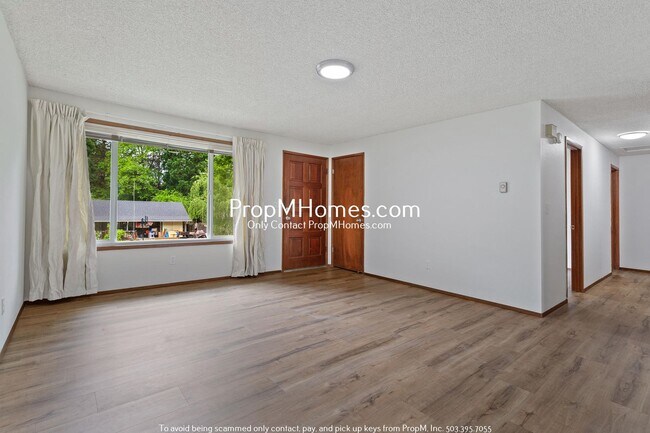 Building Photo - 5870 SW 192nd Ave