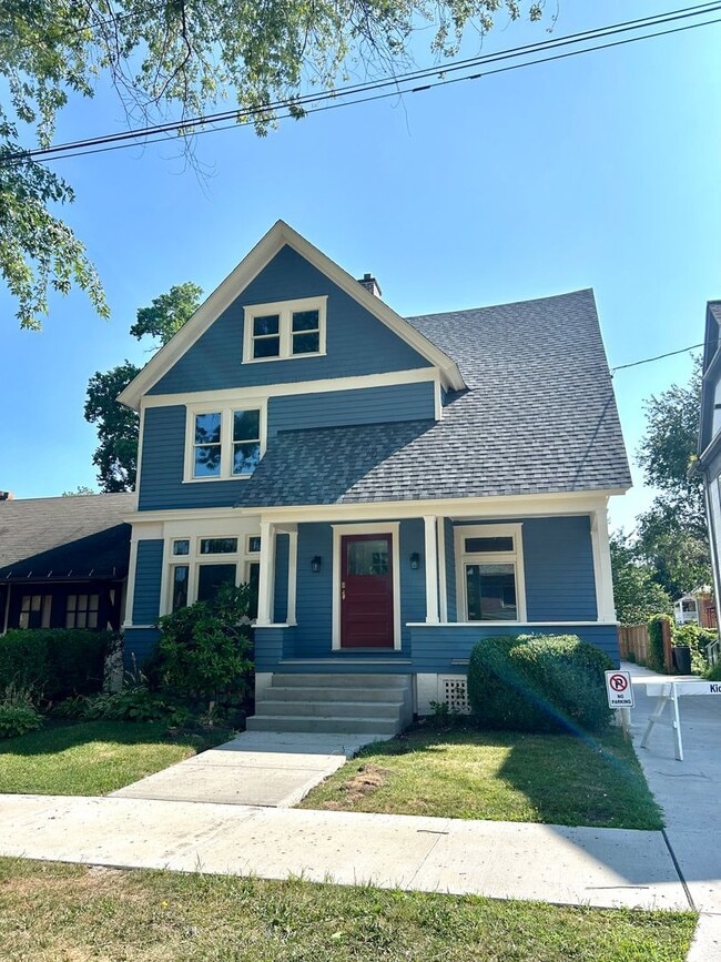 Building Photo - 621 Cherry St