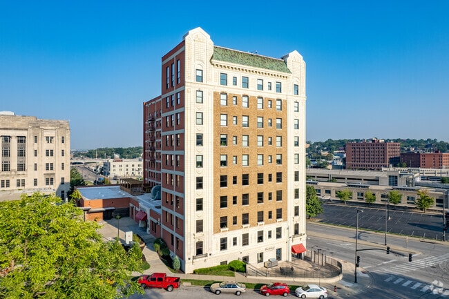 Foto del edificio - Pershing Lofts