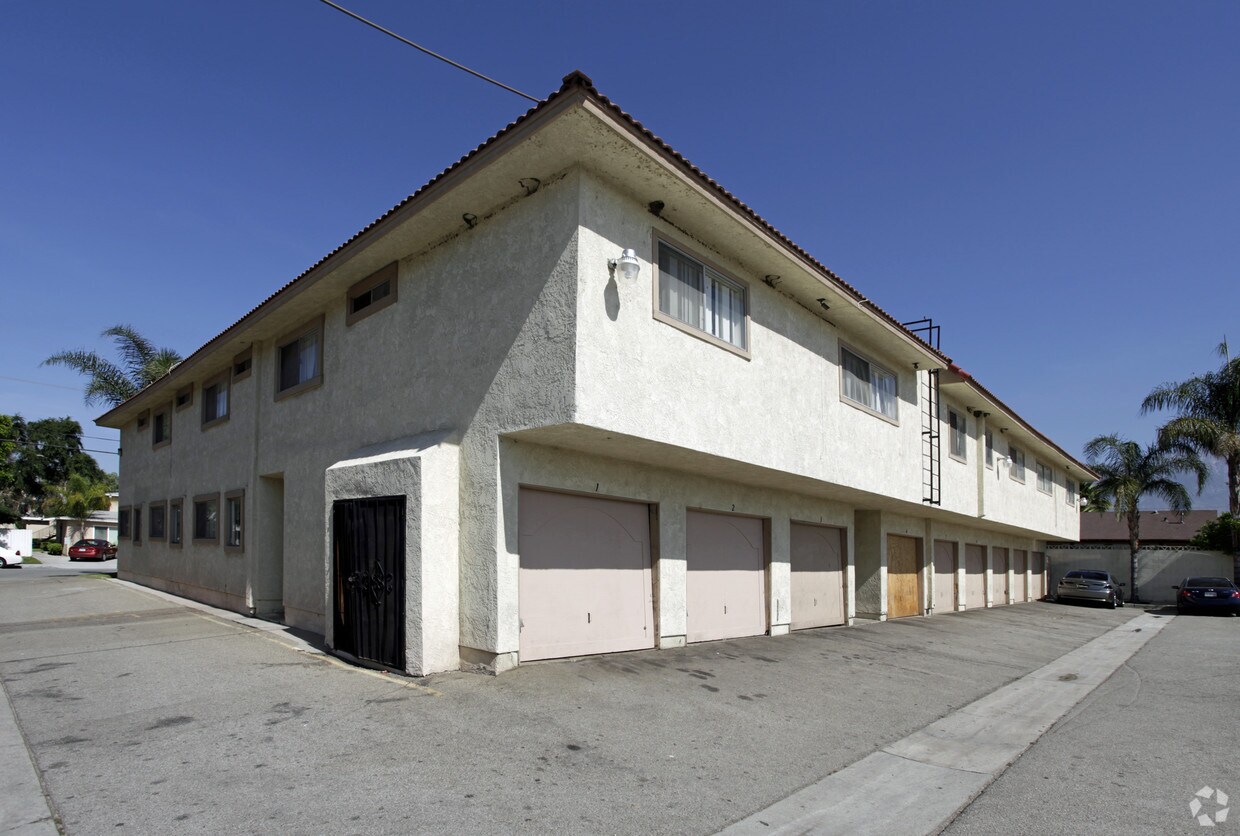 Building Photo - 138 N 13th Ave