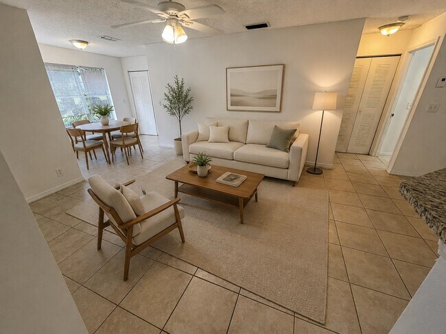 Building Photo - 3370 Pinewalk Dr N