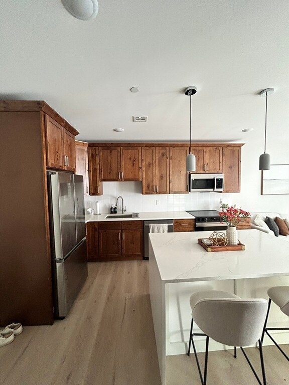 Building Photo - 400 W Broadway Building Photo - 400 W Broadway