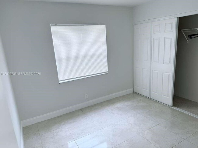 Foto del edificio - 9956 Twin Lakes Dr