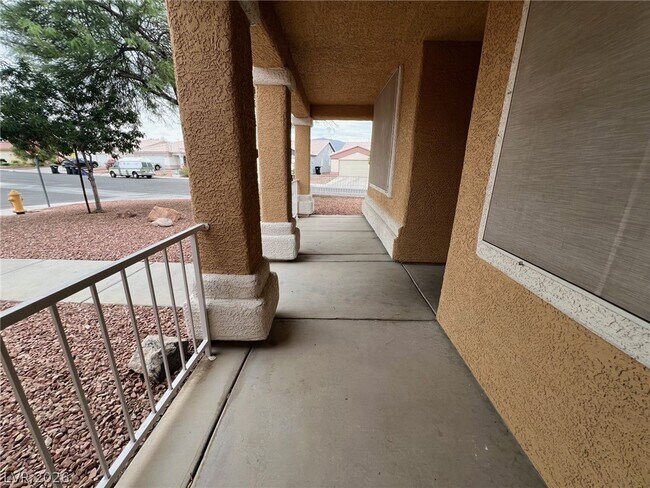 Foto del edificio - 5308 Wild Orchid St