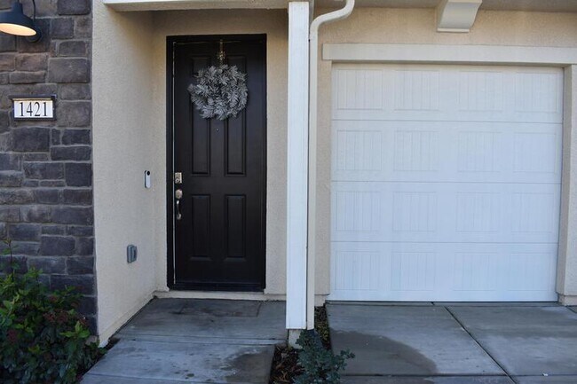 Building Photo - 1421 Mission Dr