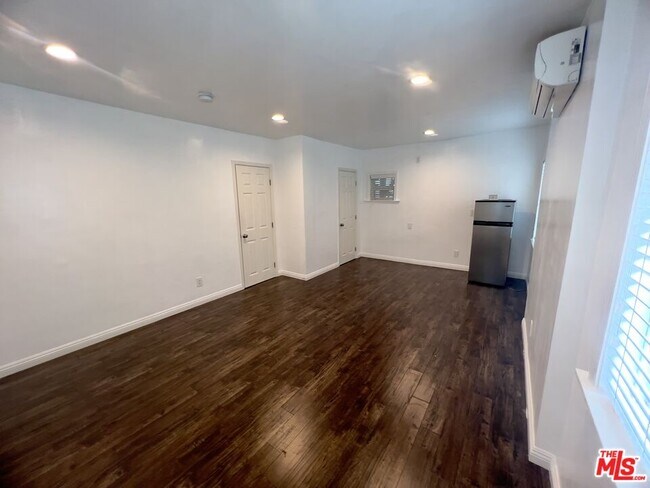 Foto del edificio - 2419 3rd Ave