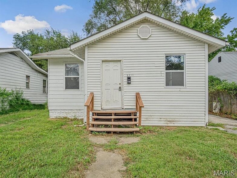Primary Photo - 5611 Hallows Ave