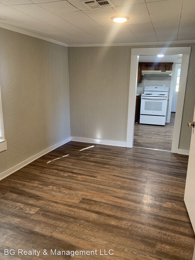 Foto del edificio - 2 br, 1 bath House - 817 Park Ave