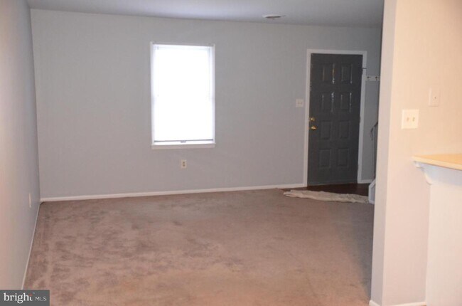 Building Photo - 327 Birch Ave