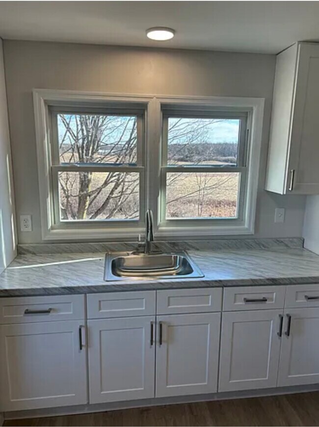 Foto del edificio - 982 S Schodack Rd