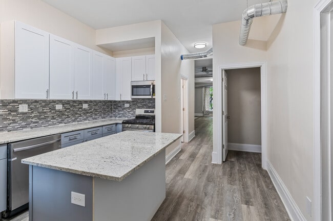 Foto del edificio - 1346 N Maplewood Ave