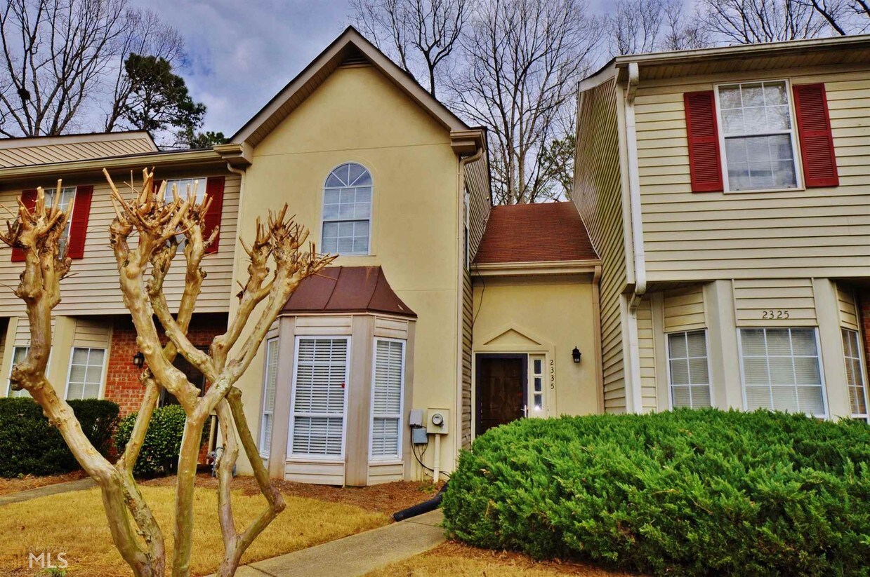 Primary Photo - 2335 Fairways Ct