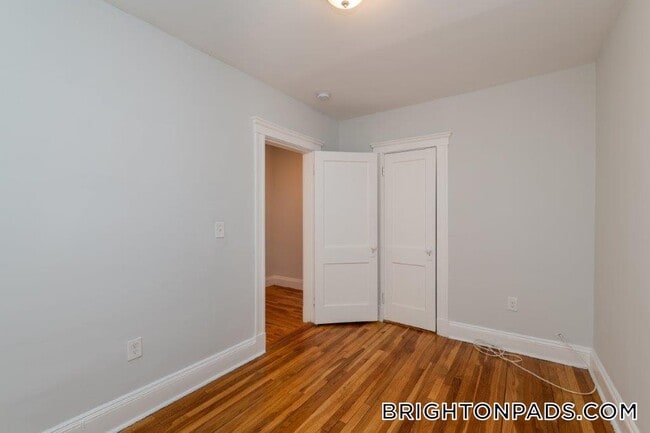 Foto del edificio - 286 Chestnut Hill Ave