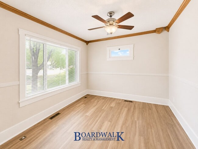 Building Photo - Beautiful 4 Bed 2 Bath SLC home!
