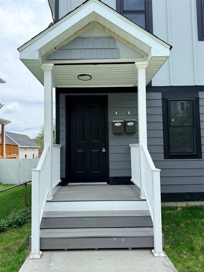 Building Photo - 268 Carpenter Ave