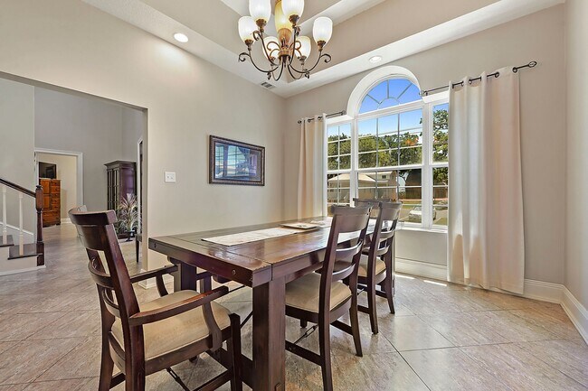 Foto del edificio - Incredible Home A Block off of Biloxi Beach!