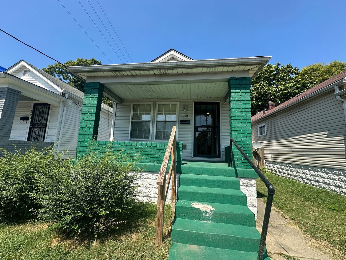 Primary Photo - 2125 Dumesnil St