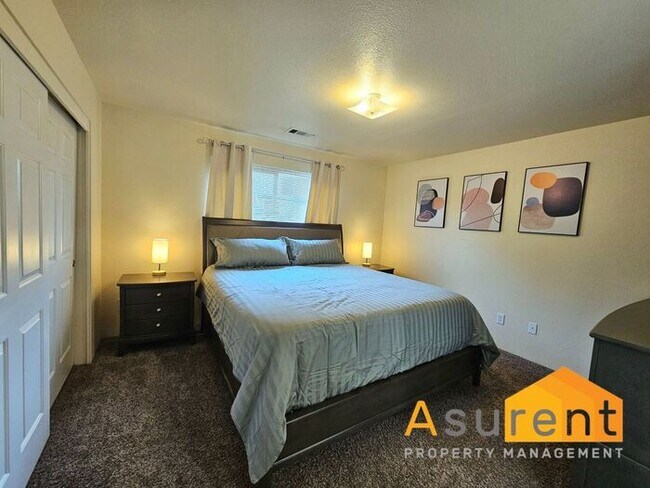 Foto del edificio - Charming Fully Furnished Home located in the vibrant city of Medford!