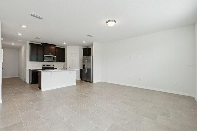 Foto del edificio - 16321 Bird of Paradise Ave