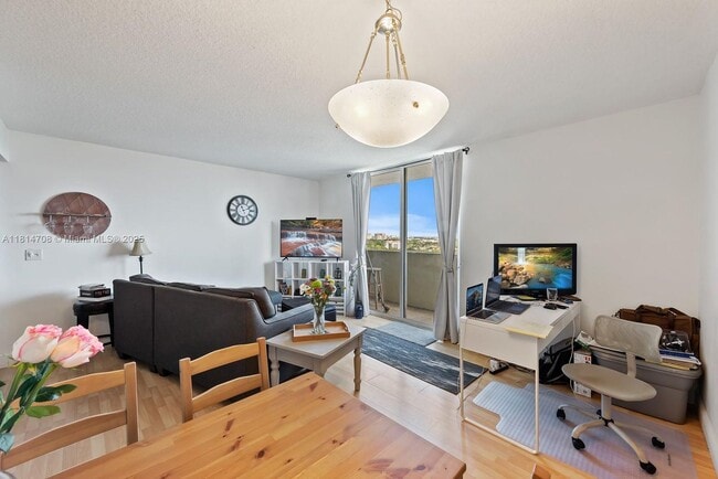 Building Photo - 3000 Coral Wy