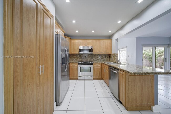 Foto del edificio - 621 SW 99th Pl