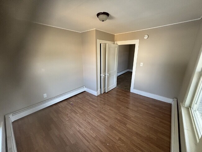 Foto del edificio - Cozy & Affordable 1BR Apartment with Heat Included – Convenient Sanford Location!