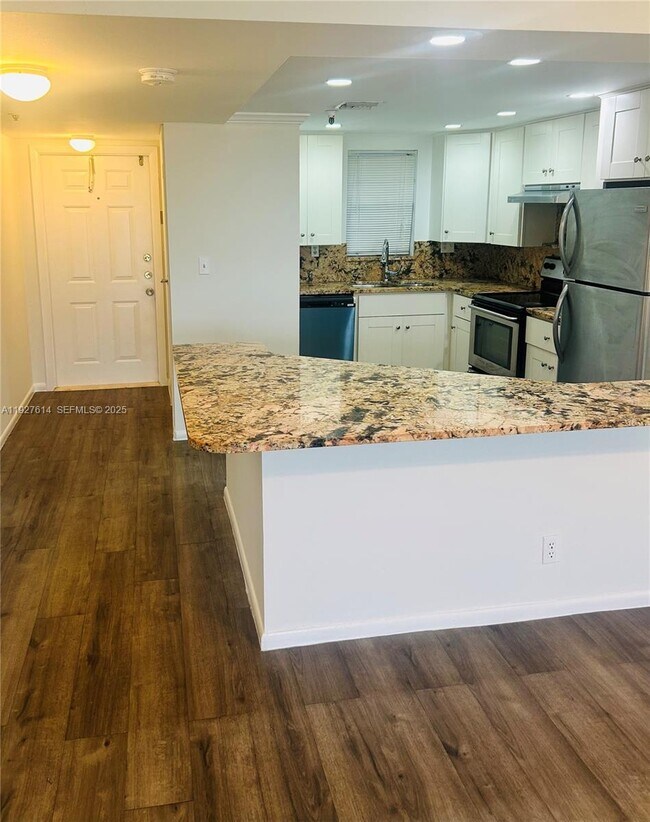 Foto del edificio - 3100 W Rolling Hills Cir