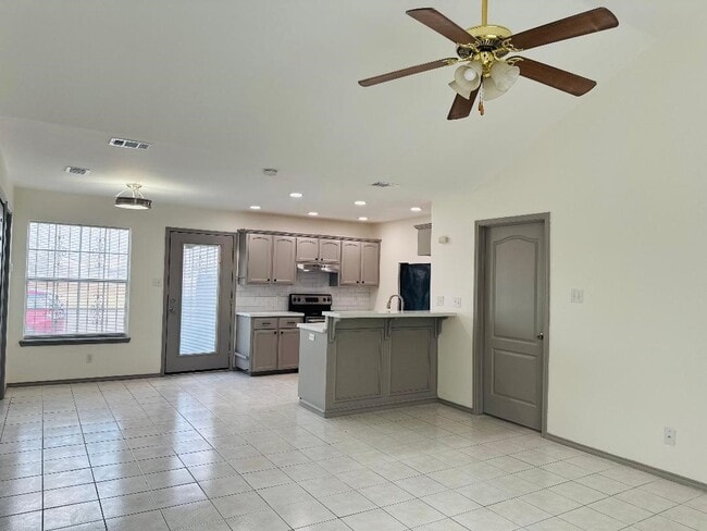 Building Photo - 4408 N 24th Ln