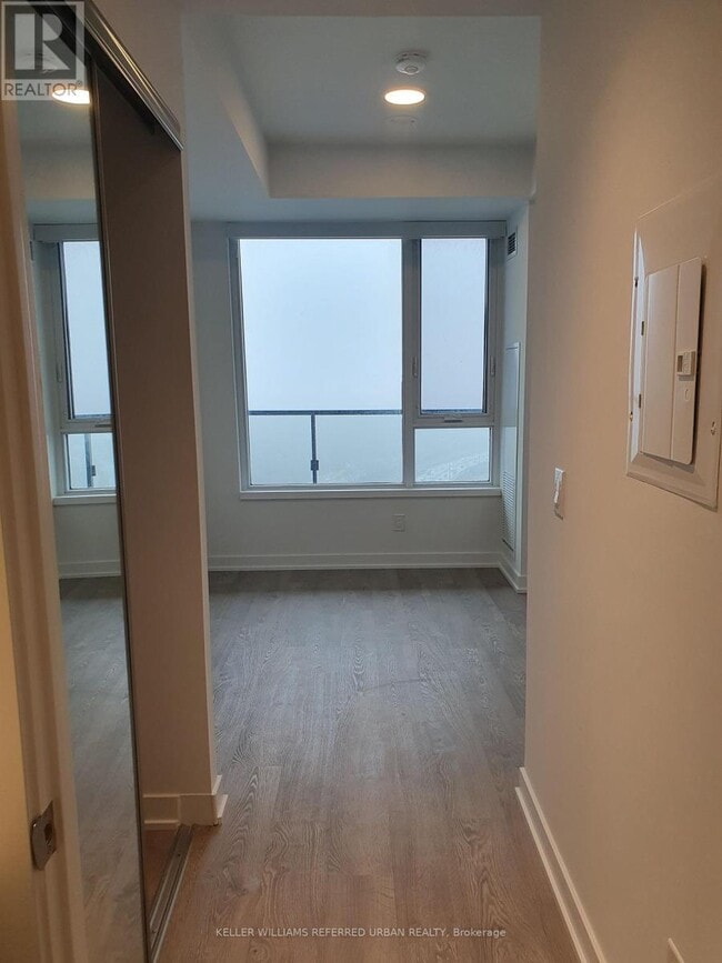 Building Photo - 1926 Lake Shore Blvd W