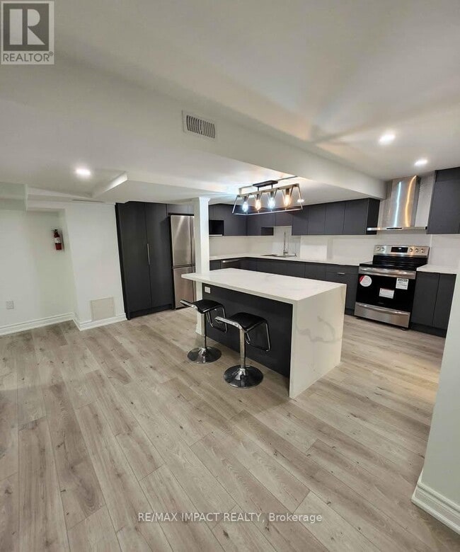 Building Photo - 127 Gillett Dr