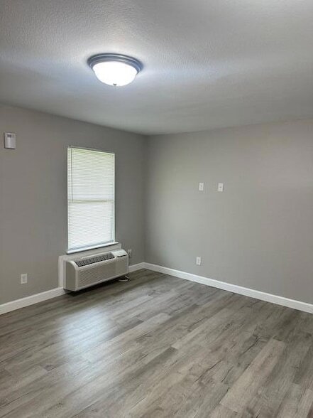 Building Photo - 8473 Hiwassee St