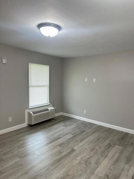 Foto del edificio - 8473 Hiwassee St