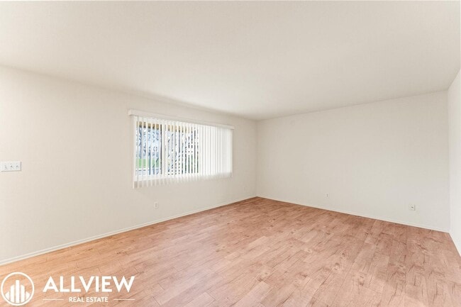 Foto del edificio - 16731 Bartlett Ln