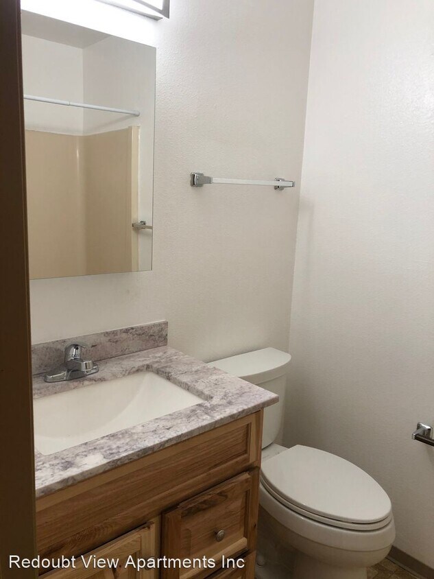 Foto principal - 445 W Redoubt Ave