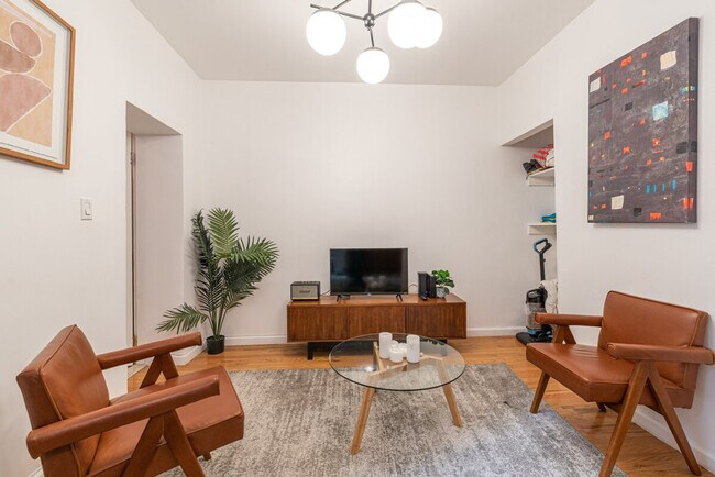 Foto del edificio - 136 E 57th St