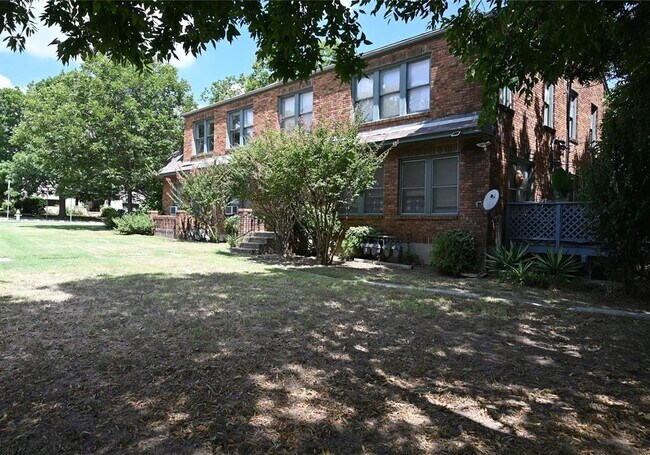 Building Photo - 515 Monticello Dr