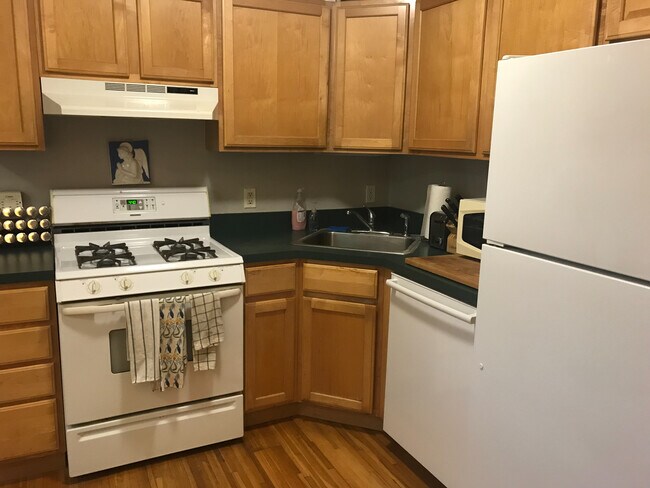 Foto del edificio - 241 River St