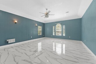 Building Photo - 12725 Arp St