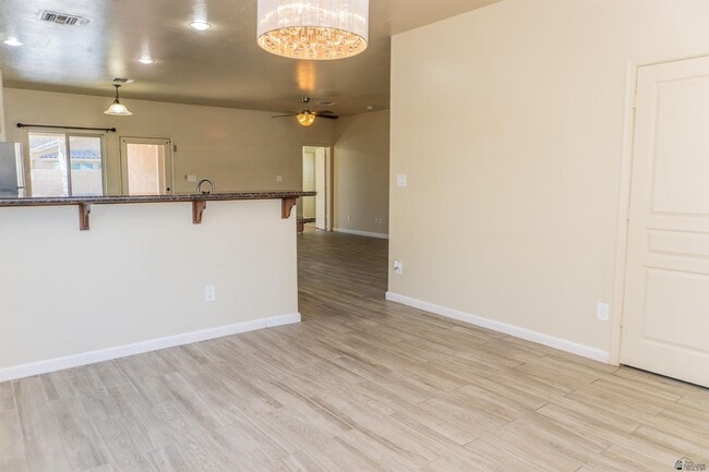 Building Photo - 2549 S 42nd Ave