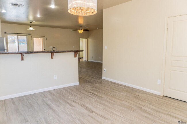 Foto del edificio - 2549 S 42nd Ave