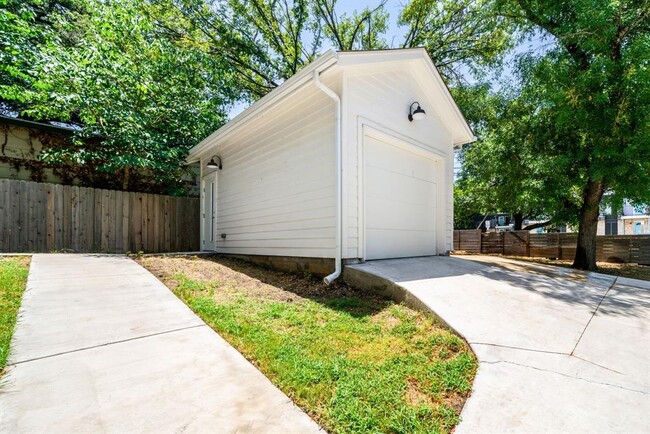 Building Photo - 4303 Banister Ln