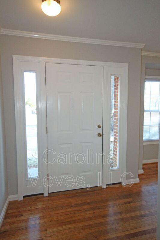 Building Photo - 16 Ashwood Ave