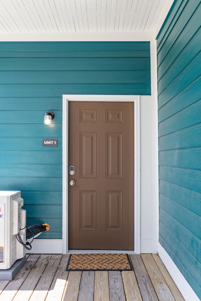 Building Photo - 365 E Morris